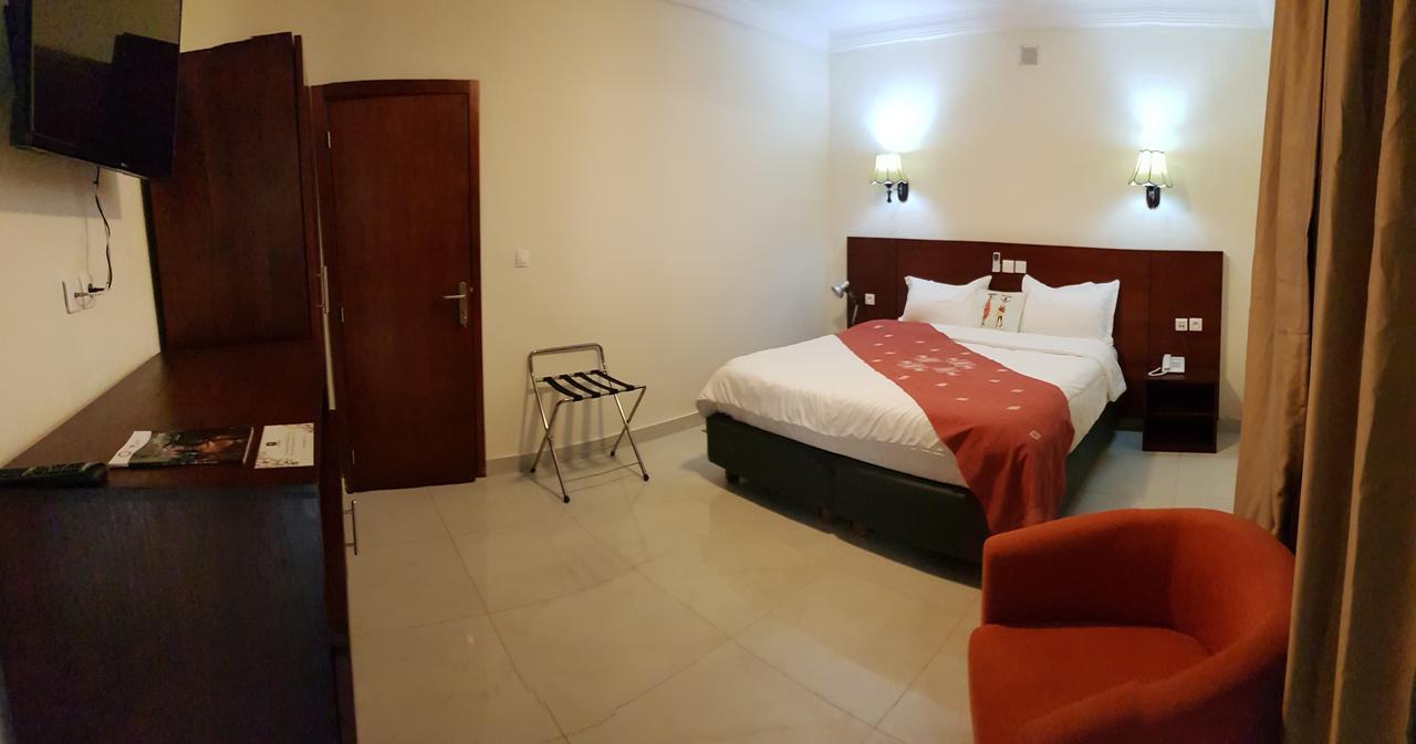 Hotel La Rose Blanche Korhogo Exterior photo